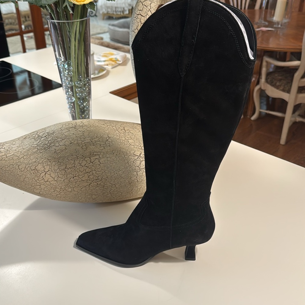 Dolce Vita Onyx Suede Ariana Boots